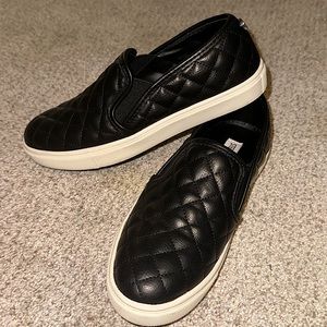 Black Steve Madden Slip On Sneaker (Size 6)